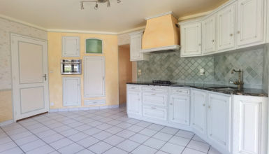 Maison de bourg avec dépendance au fort potentiel