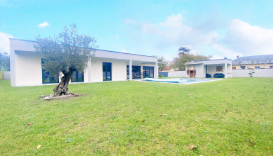 Maison avec jardin et piscine